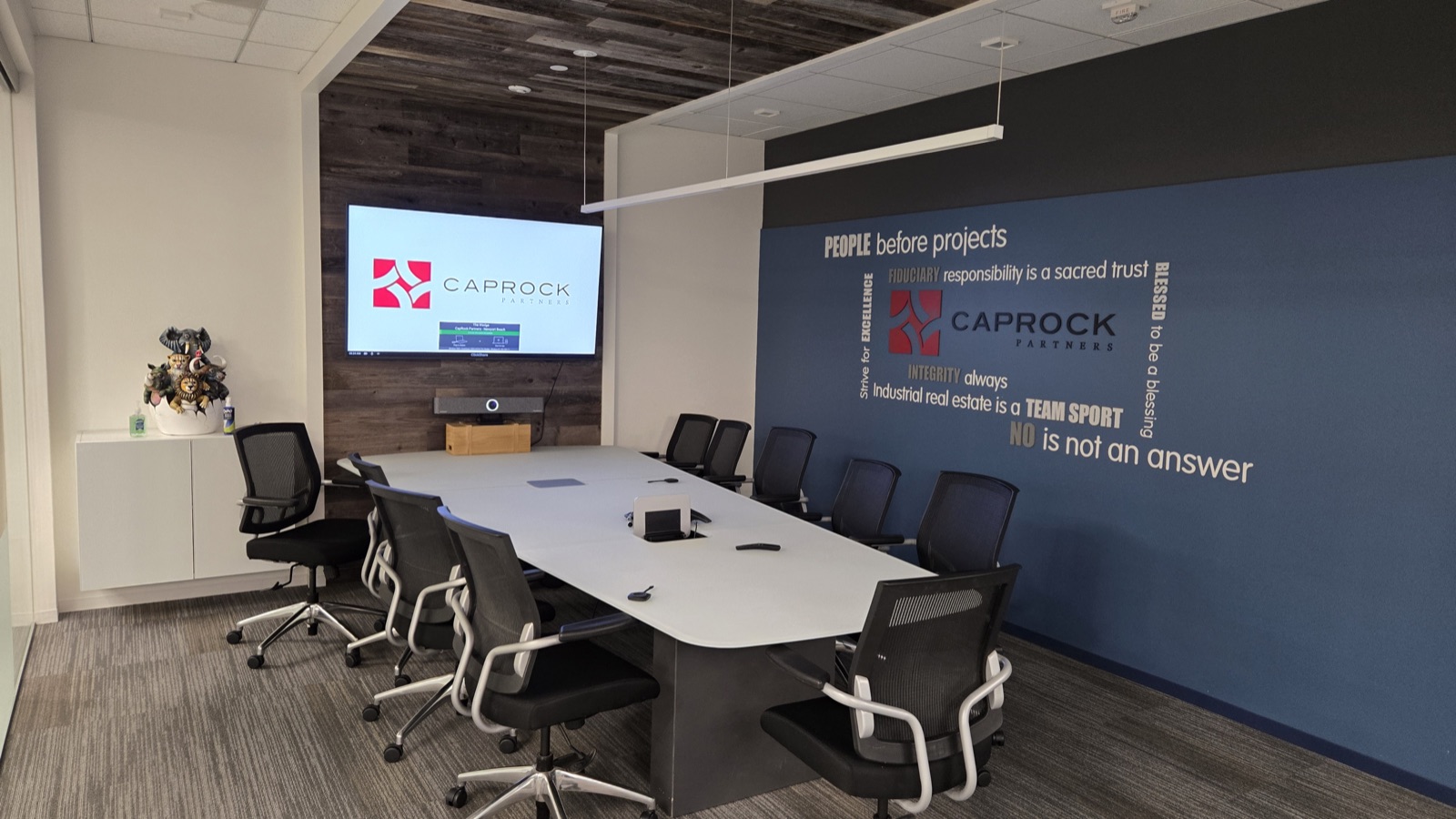 Boardroom TV end scout