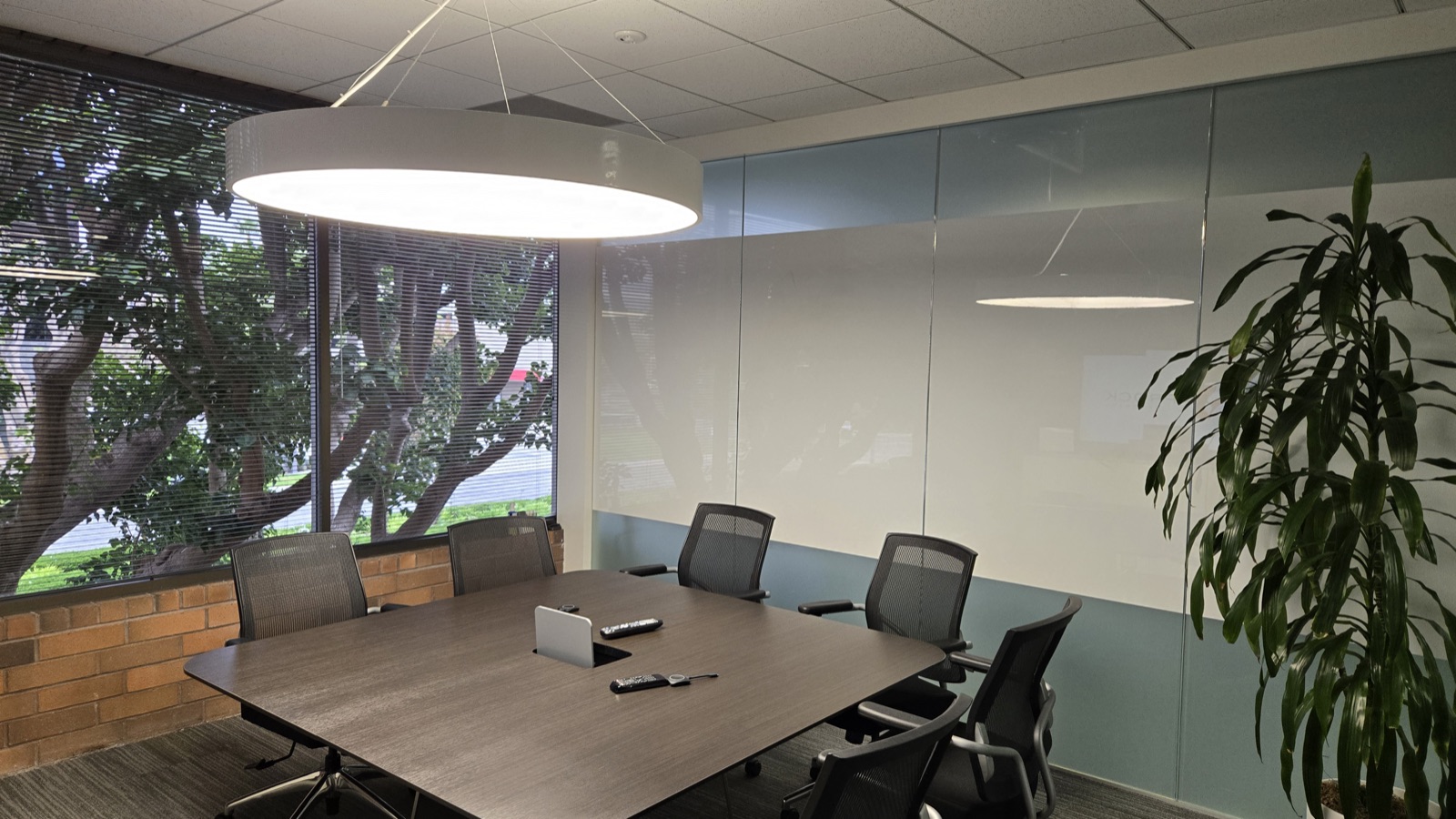 Small conference room scout